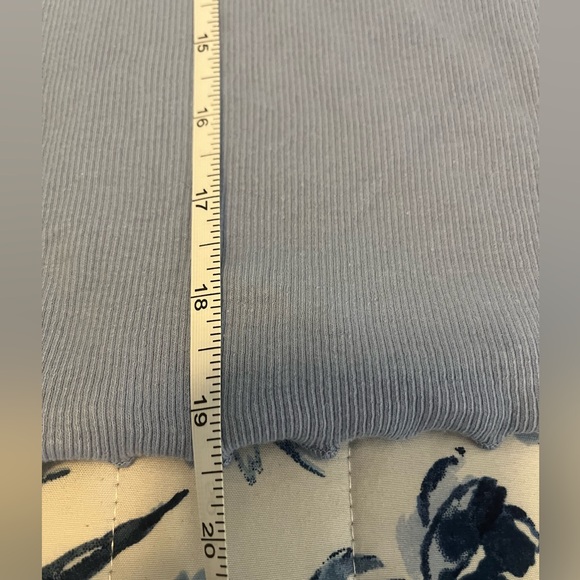 Hollister Ribbed top. - Picture 7 of 9